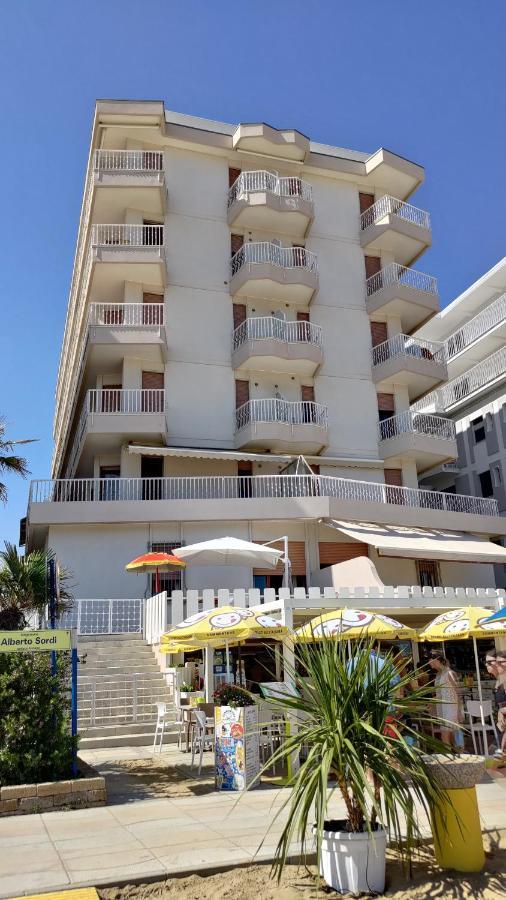 Fronte Mare-Residence Union 9 リド・ディ・イエゾロ エクステリア 写真