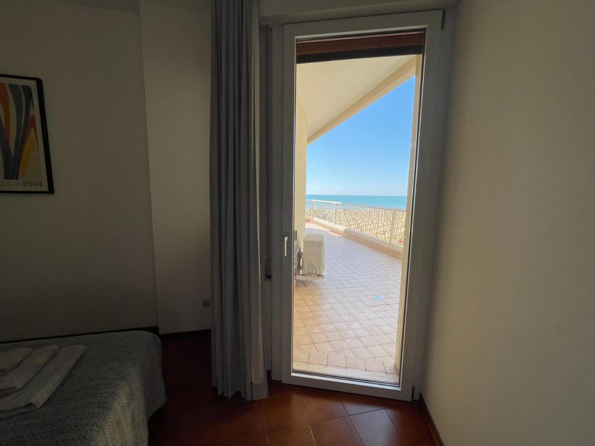 Fronte Mare-Residence Union 9 リド・ディ・イエゾロ エクステリア 写真